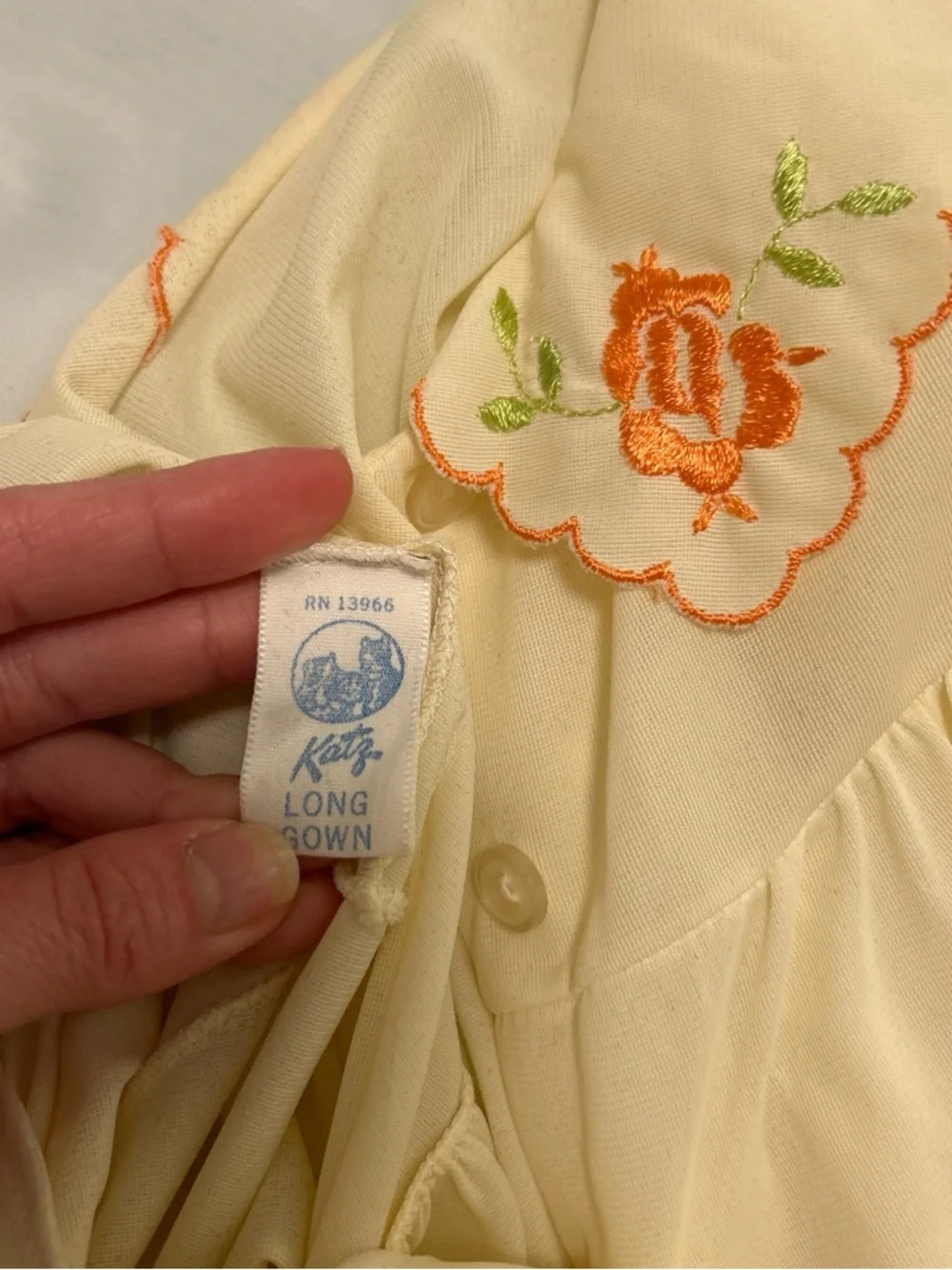 Vintage Katz butter yellow embroidered nightgown - Picture 5 of 7
